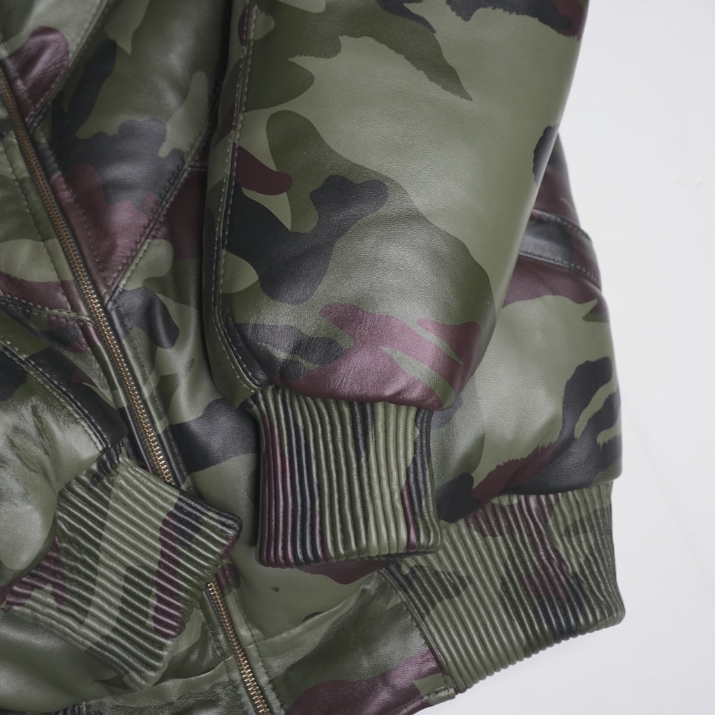 Chaqueta de piel de oveja estilo bomber con cuello de piel auténtica y camuflaje 100 % plumón de pato para hombre