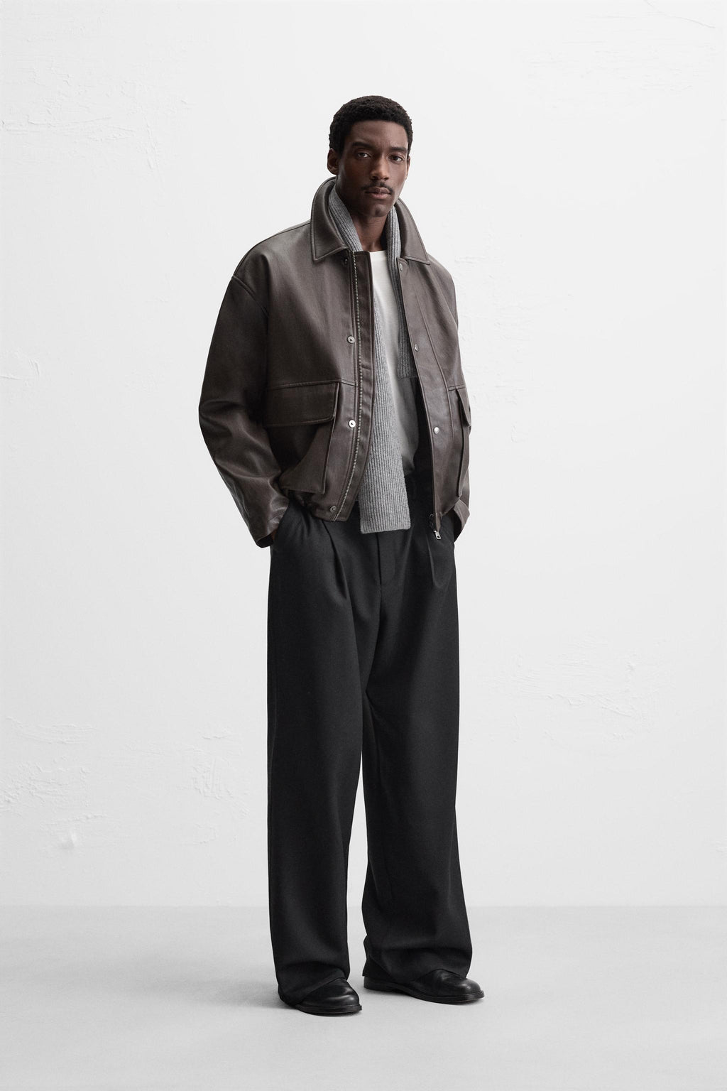 Men's Relaxed Fit Long Sleeves Leather Jacket