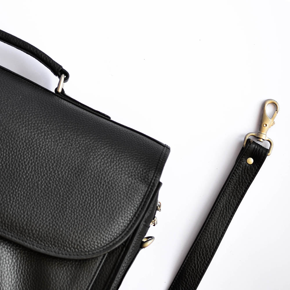 Unisex Laptop Messenger Bag – Black