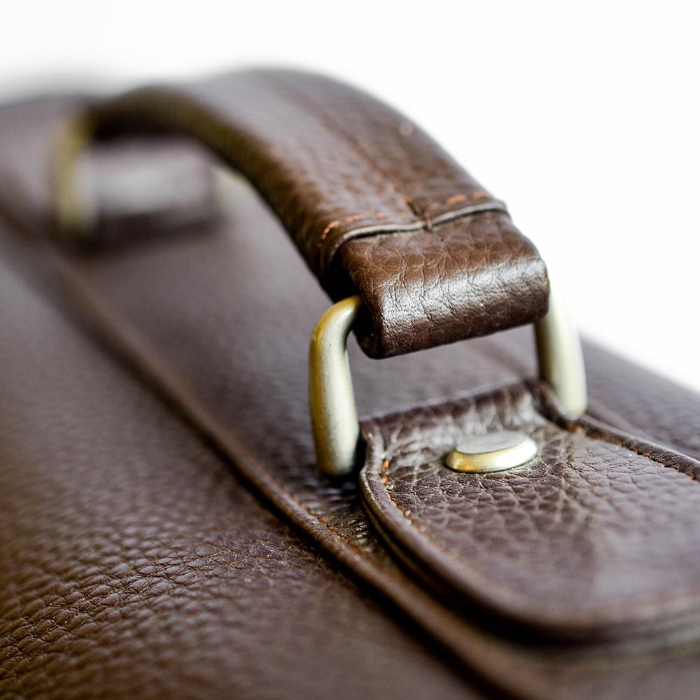 Unisex Leather Laptop Messenger Bag – Brown