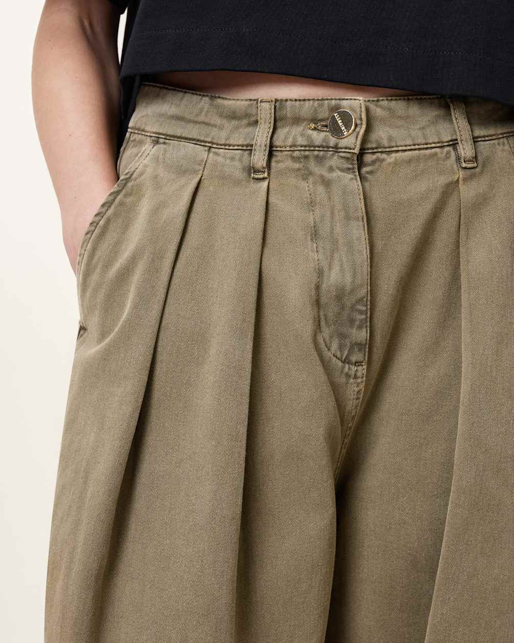 Women's Cotton Barrel Leg Denim Pants