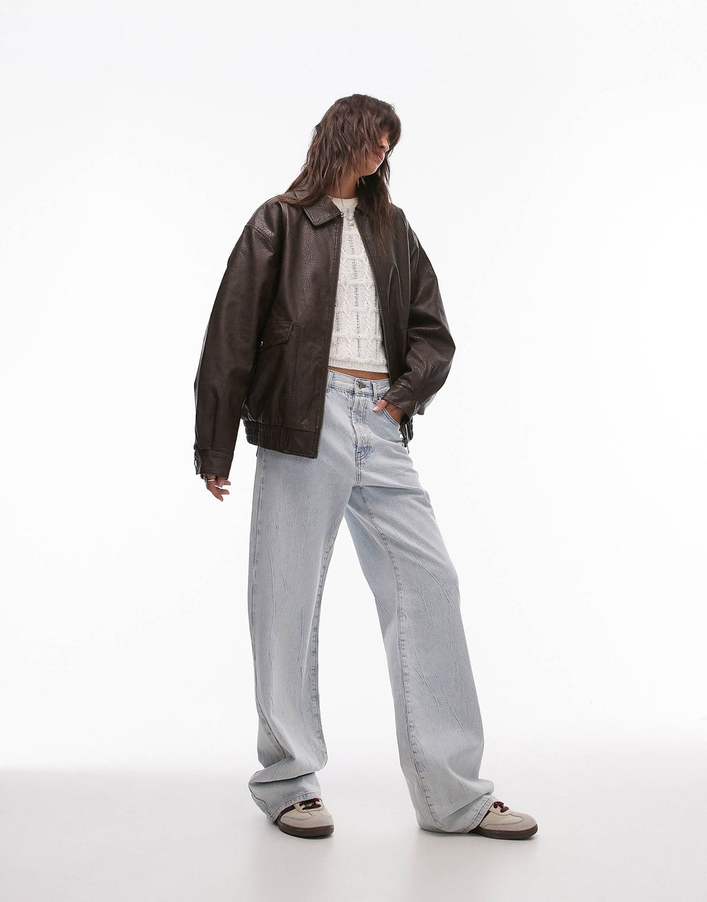 Chaqueta bomber de piel sintética con cuello abierto y dobladillo elástico para mujer