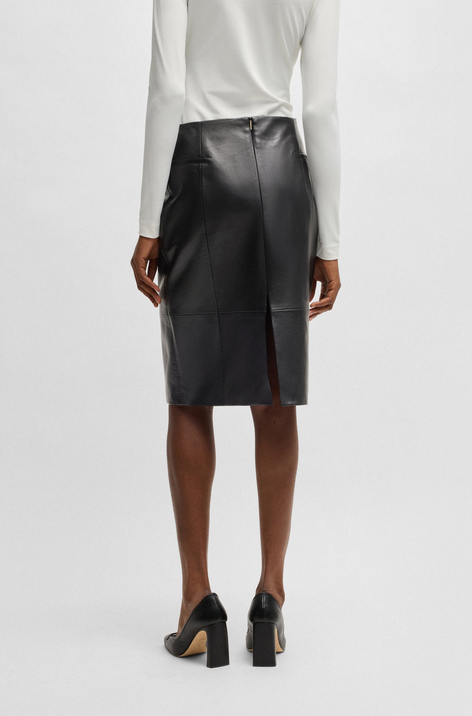 Women's Pencil Skirt in lustrous Leather