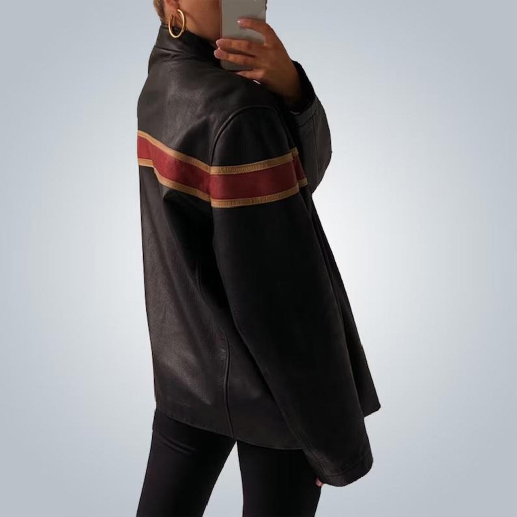Rote Oversize-Lederjacke mit Streifen an Brust und Ärmeln für Damen
