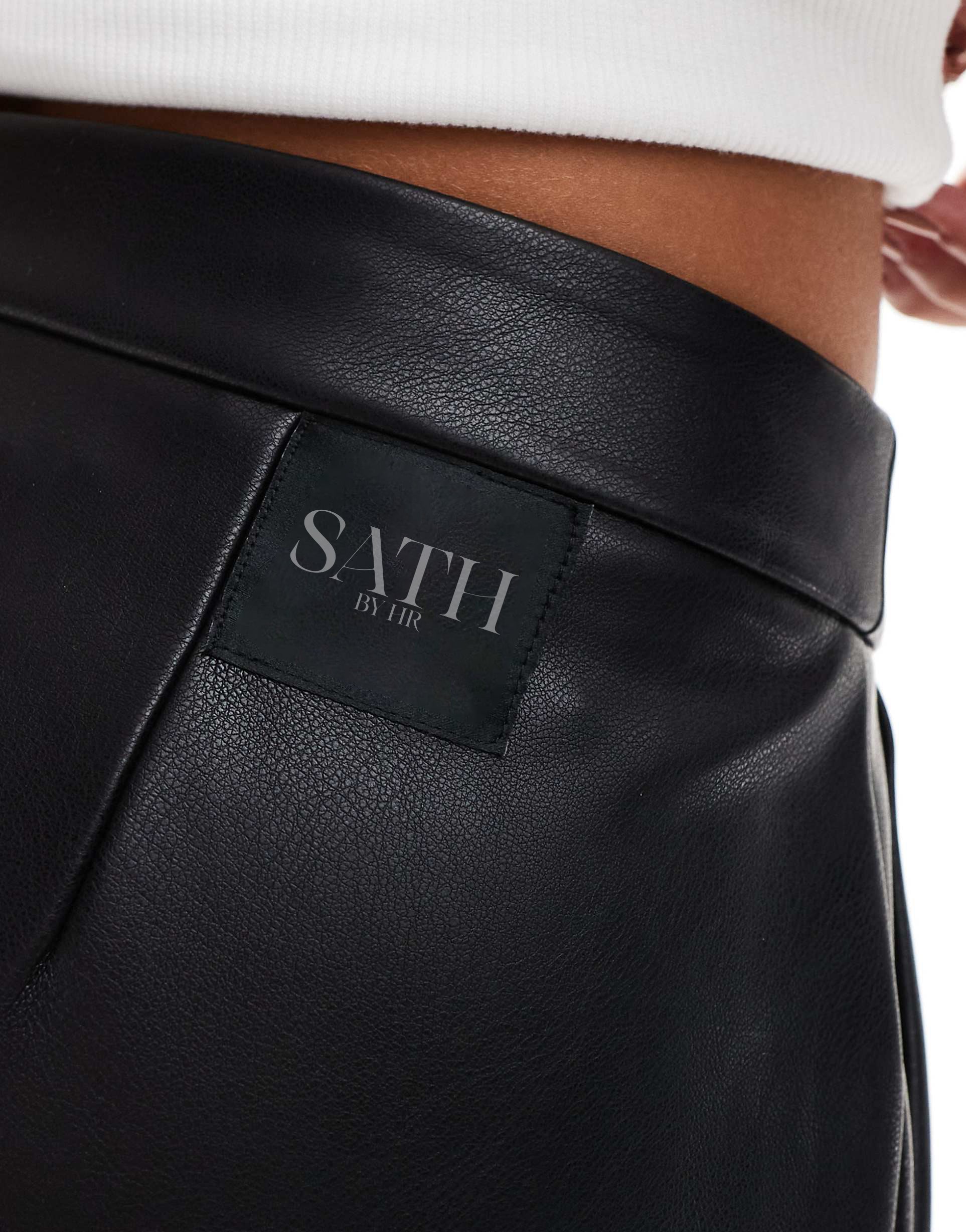Women's Regular Fit Leather Shorts
